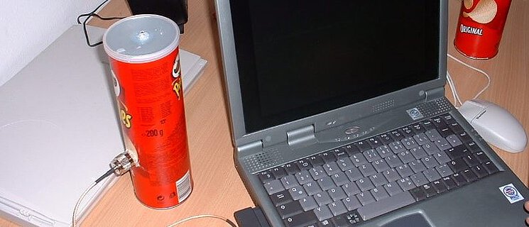 Laptop auf ein Schreibtisch - SEC Consult