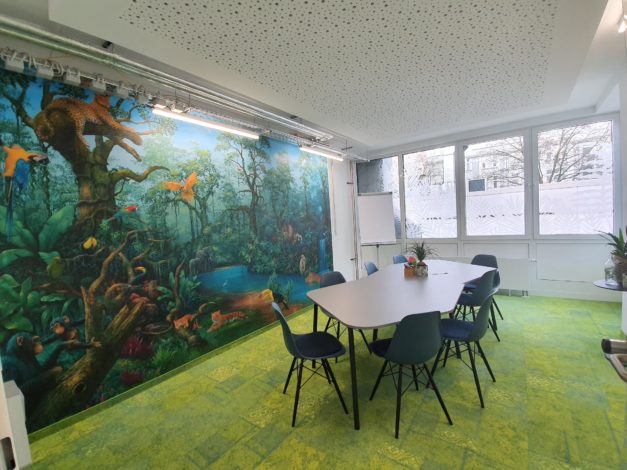 Foto zeigt SEC Consult Office in Bochum mit Unterwasserwelt-Tapete - SEC Consult